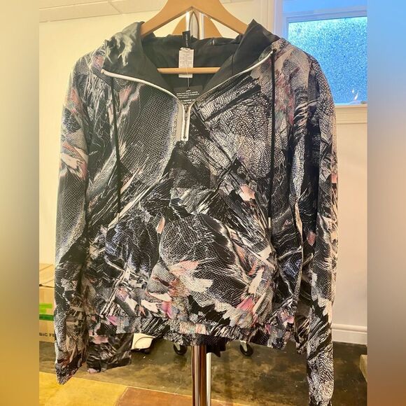 Onzie Science fiction windbreaker. Size S/M - Picture 5 of 9